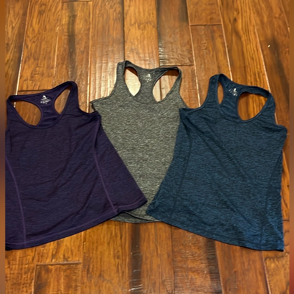 Like NEW 3 Women's Racerback Workout Athletic Running Tank Tops. Size M.